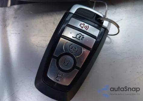 2020 Ford Escape Titanium z USA, uszkodzony, nr VIN 1FMCU9J92LUA27373